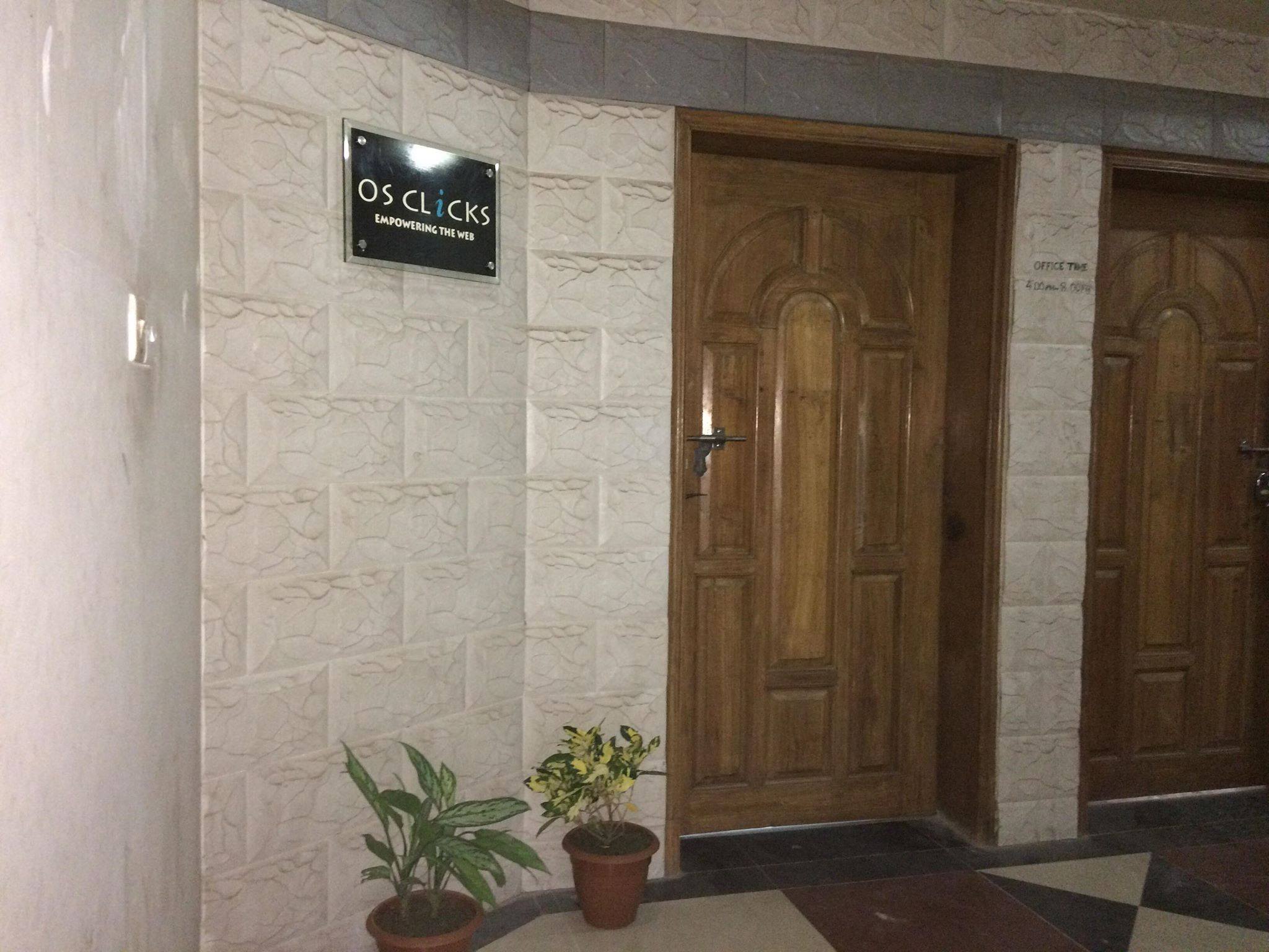 Entrance of OS CLiCKS